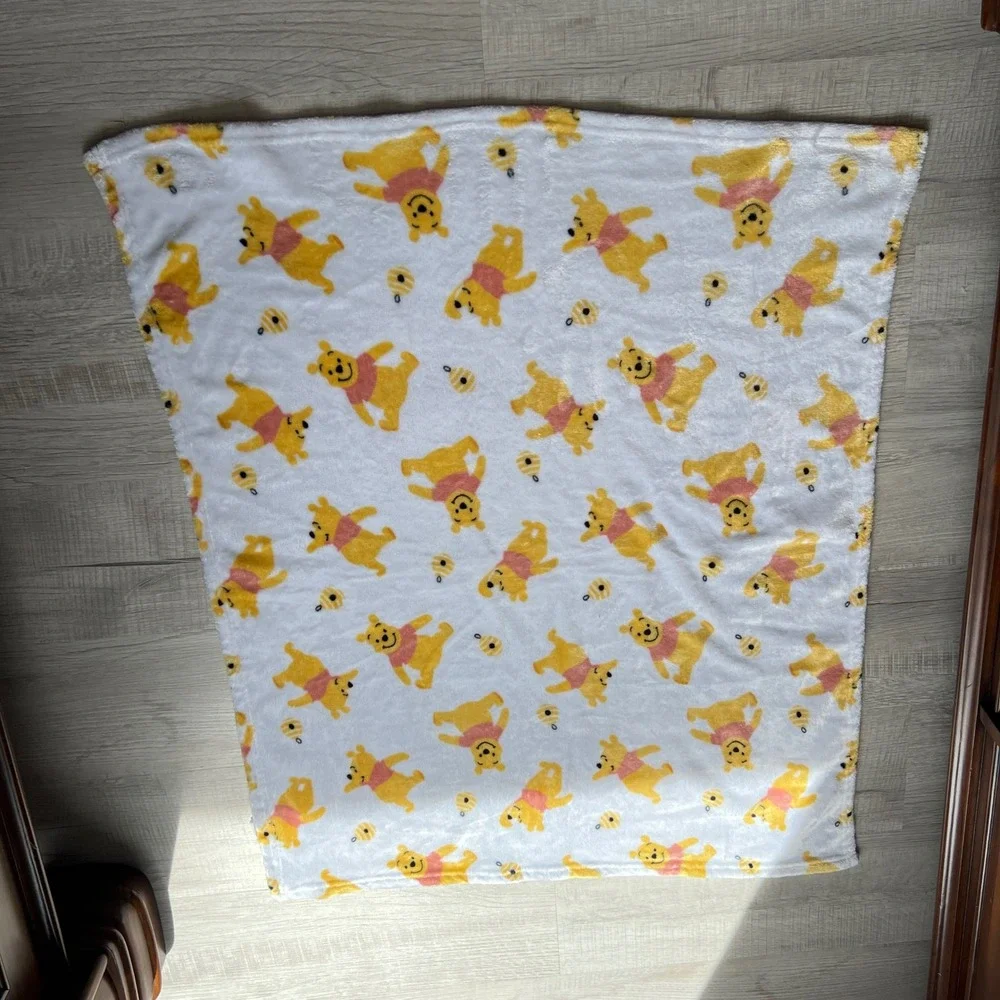 Vintage Winnie the Pooh Baby Bundle Sleeper Bodysuits Blanket Set White Yellow